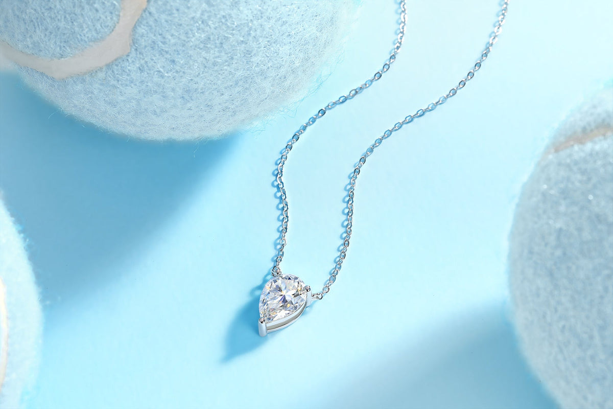 Goutte Moissanite Pear Pendant Necklace in Sterling Silver