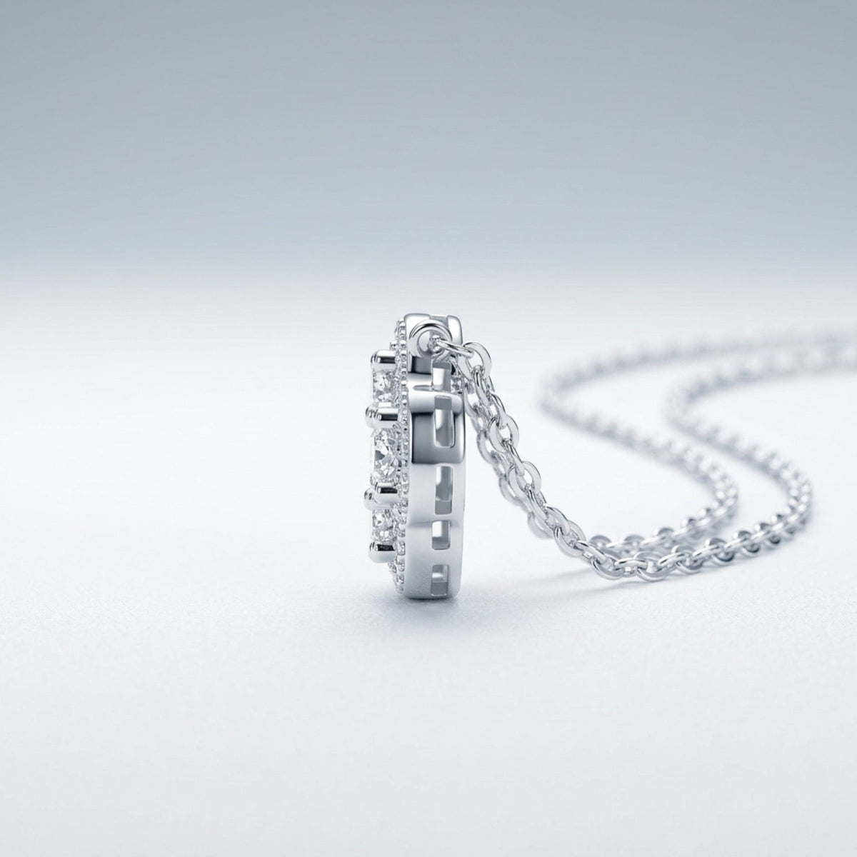 Verbena Moissanite Clover Pendant Necklace in Sterling Silver