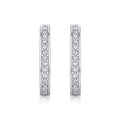 Ovale Moissanite Huggie Hoop Earrings in Sterling Silver