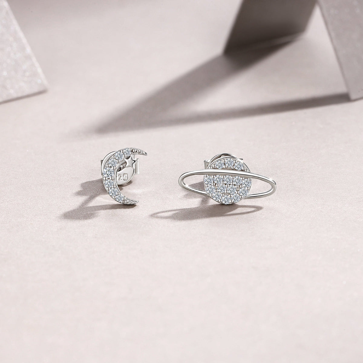 Pianeta Moissanite Stud Earrings in Sterling Silver