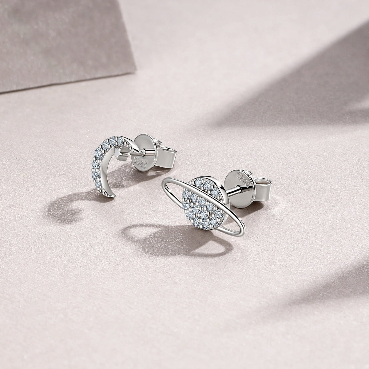 Pianeta Moissanite Stud Earrings in Sterling Silver