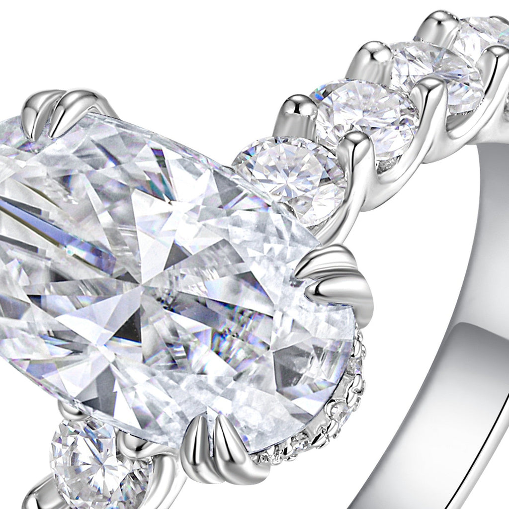 Ovale Oval-Cut Moissanite Solitaire Ring in Sterling Silver