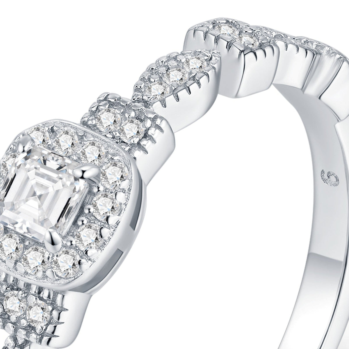 Smeraldino Moissanite Band Ring in Sterling Silver