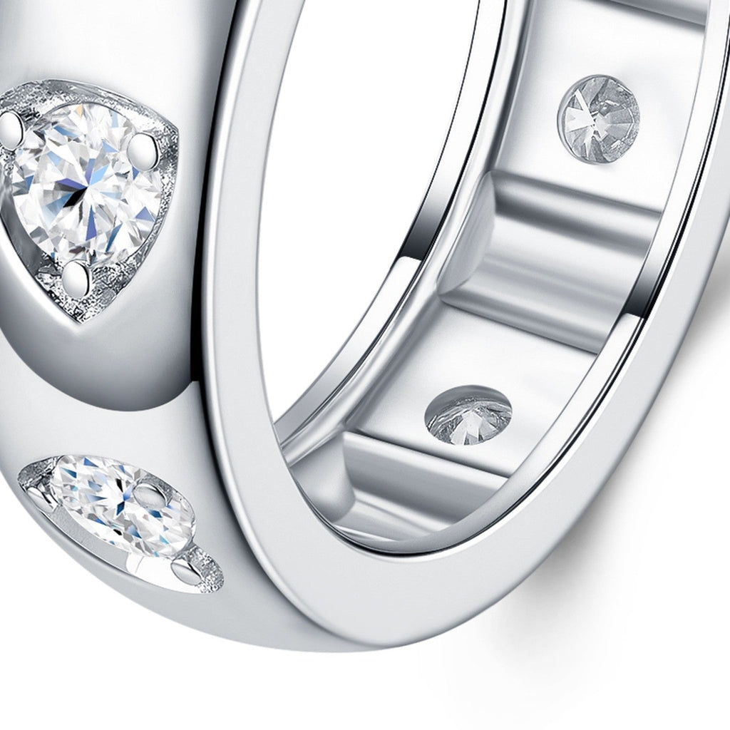Binario Moissanite Band Ring in Sterling Silver