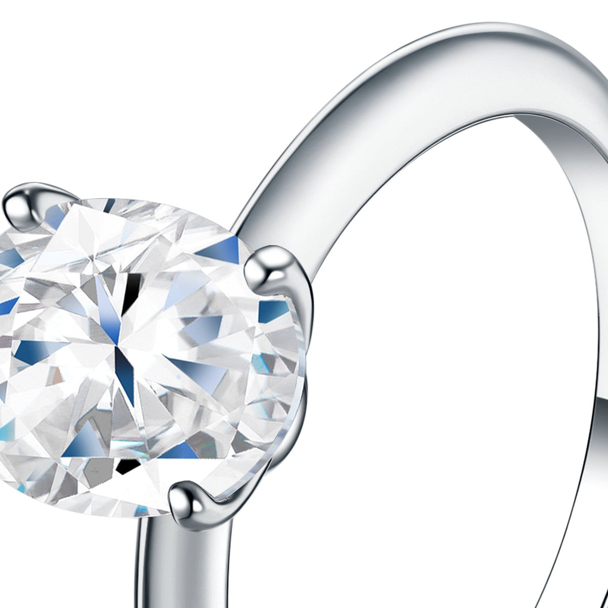 Ovalnu Oval-Cut Moissanite Solitaire Ring in Sterling Silver