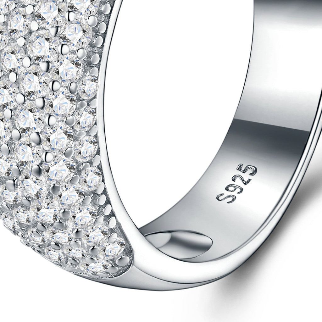 Corposa Moissanite Band Ring in Sterling Silver