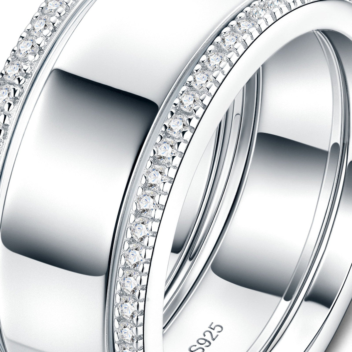 Cornici Moissanite Band Ring in Sterling Silver