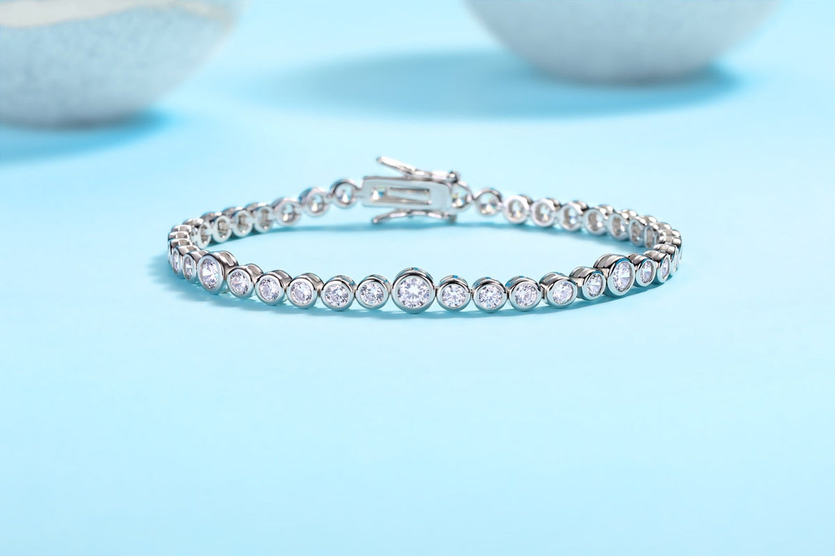 Vibrante Moissanite Tennis Bracelet in Sterling Silver