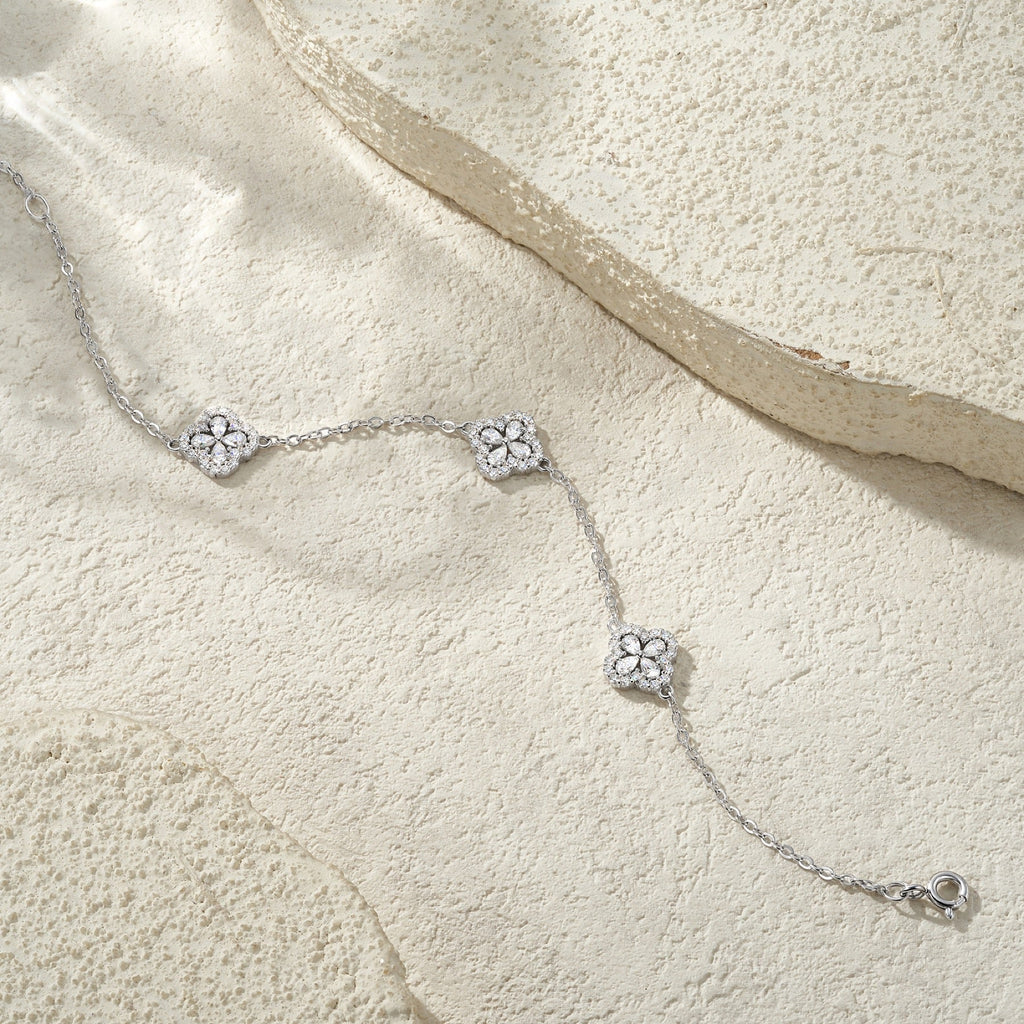 Quadrifogli Moissanite Chain Bracelet in Sterling Silver