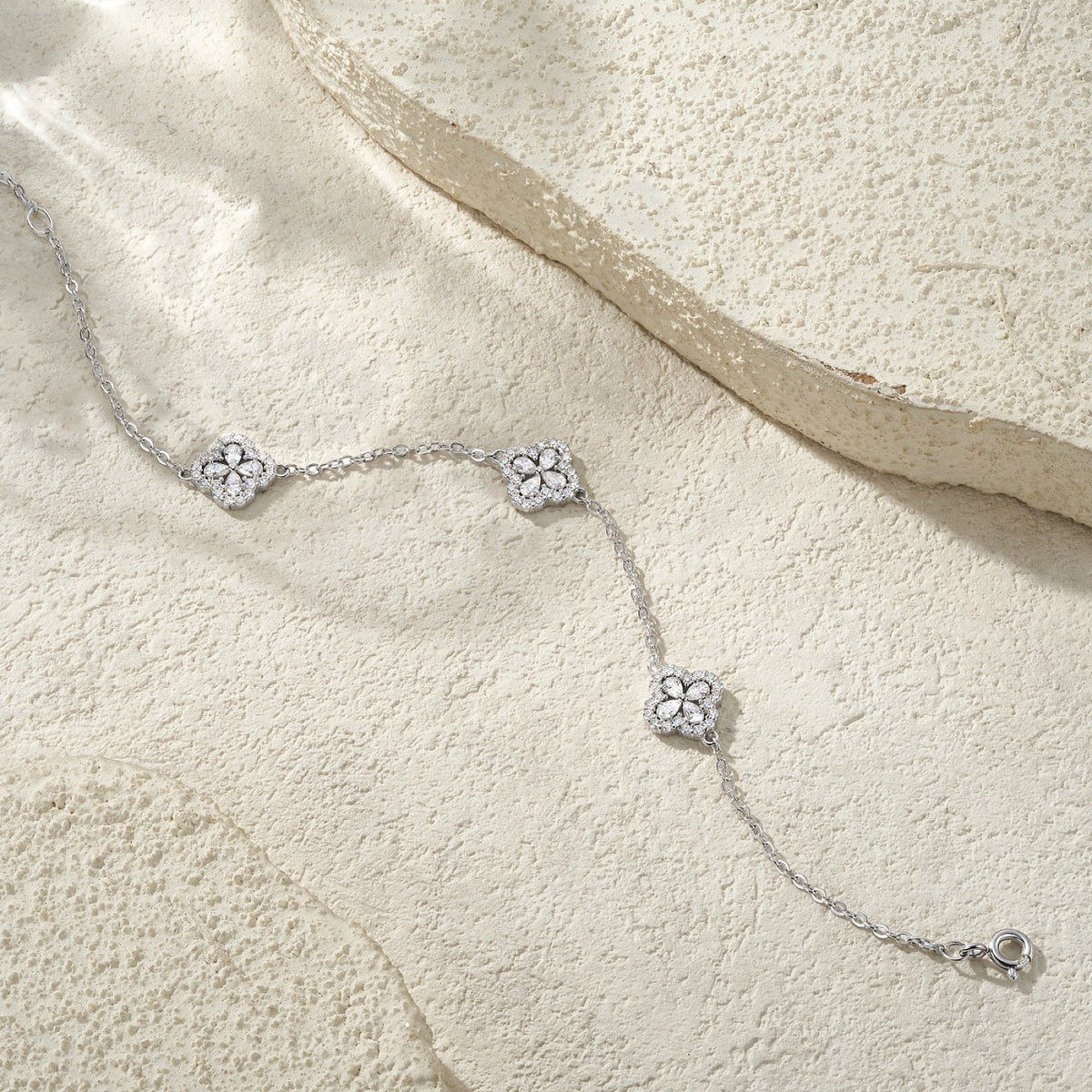 Quadrifogli Moissanite Chain Bracelet in Sterling Silver
