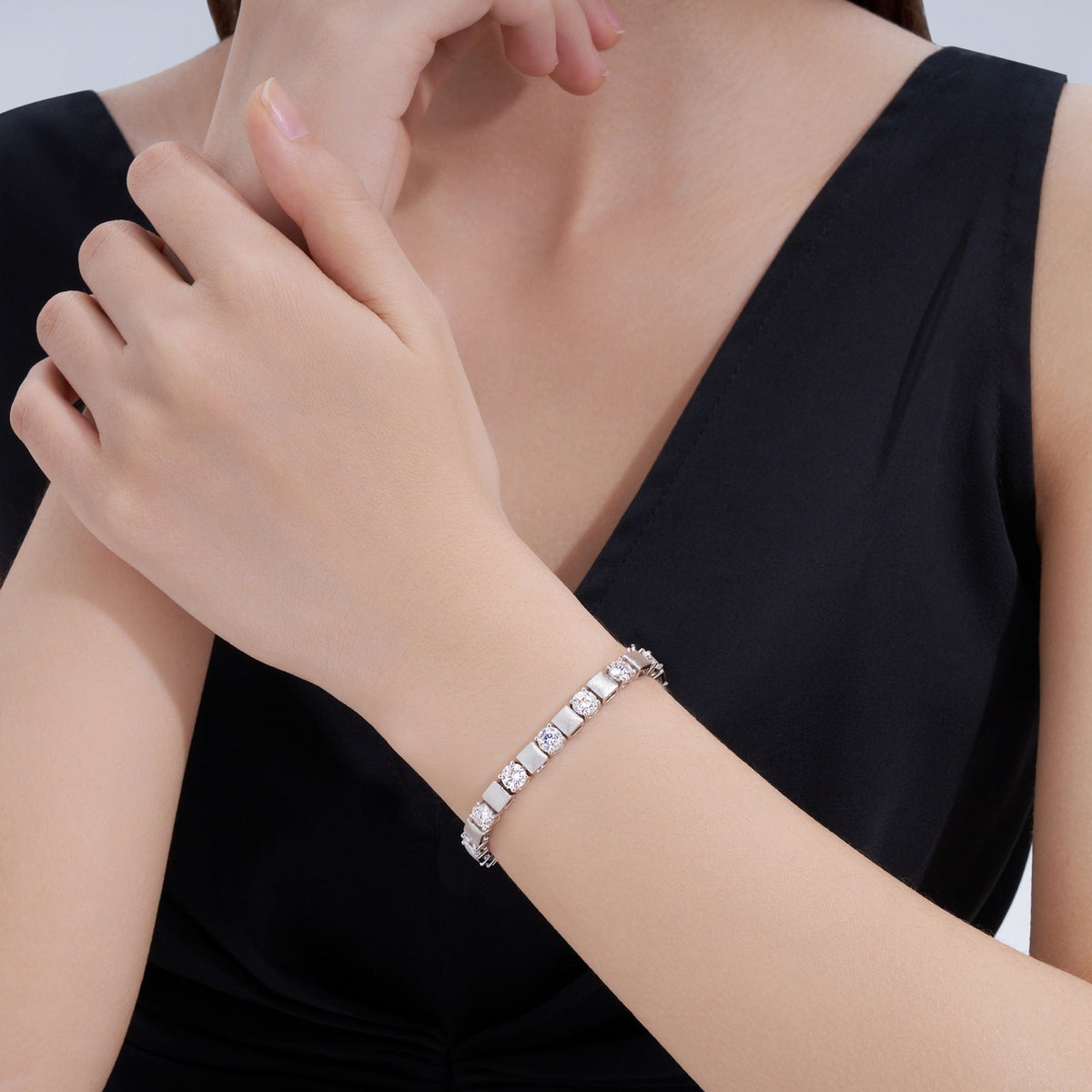 Quadrotonda Moissanite Tennis Bracelet in Sterling Silver