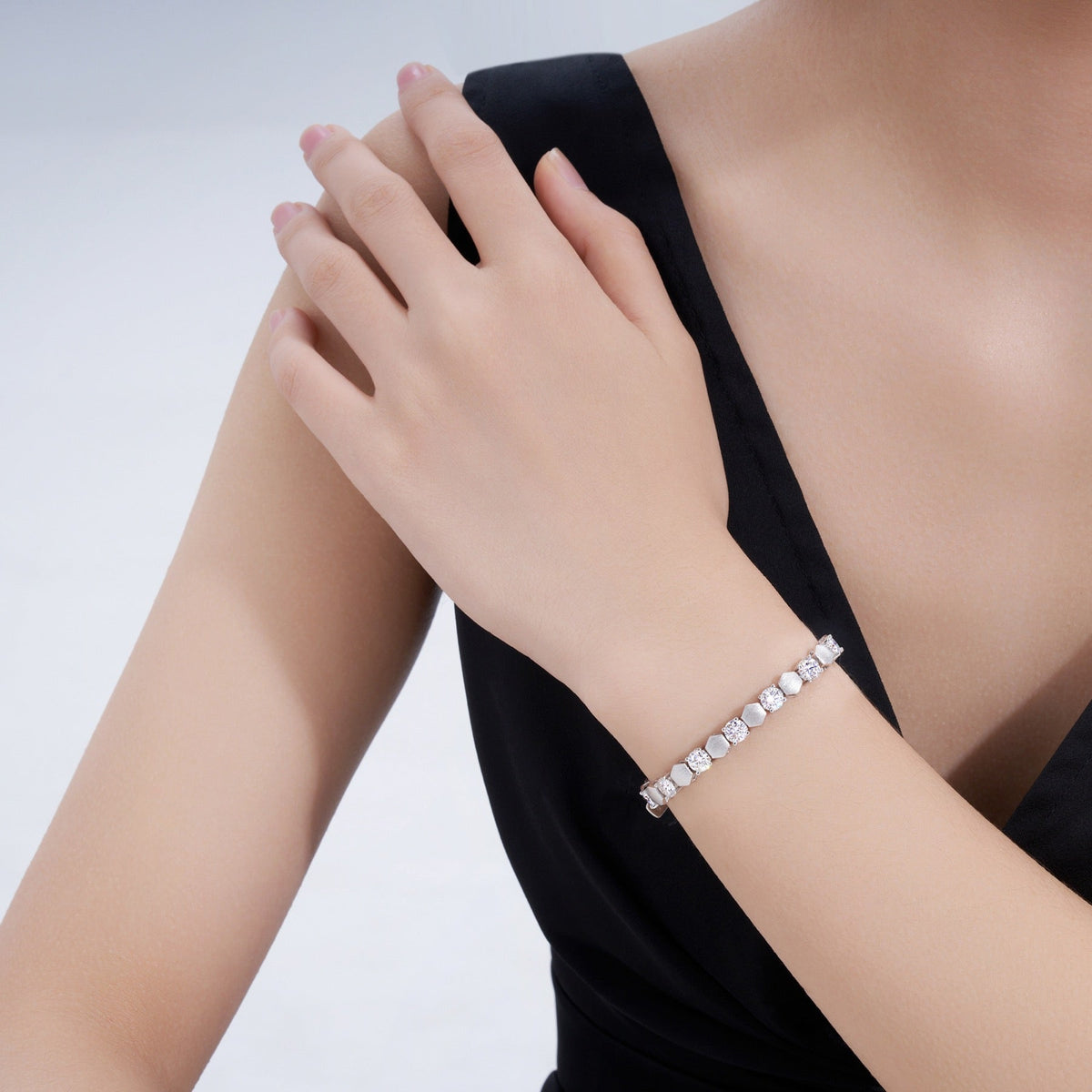 Sferetta Moissanite Tennis Bracelet in Sterling Silver