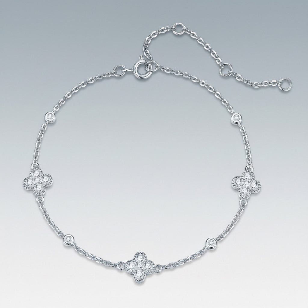 Quadrifoglino Moissanite Chain Bracelet in Sterling Silver