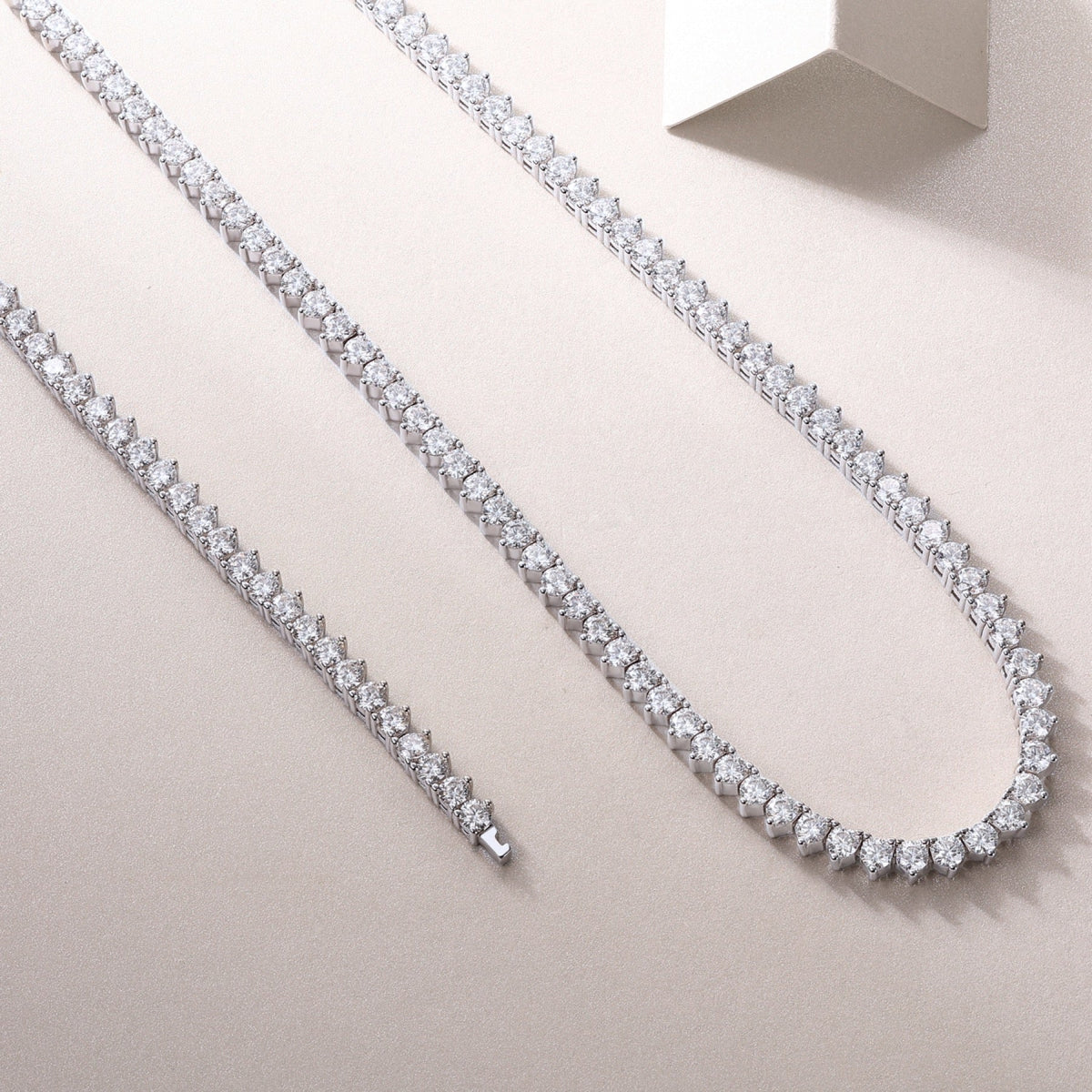 Solitaria Moissanite Tennis Necklace in Sterling Silver