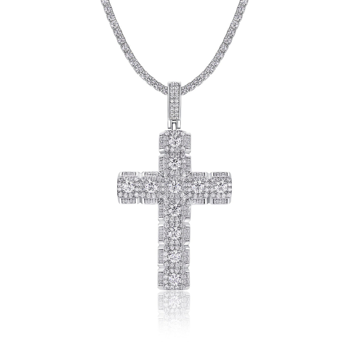Rood Moissanite Cross Necklace in Sterling Silver