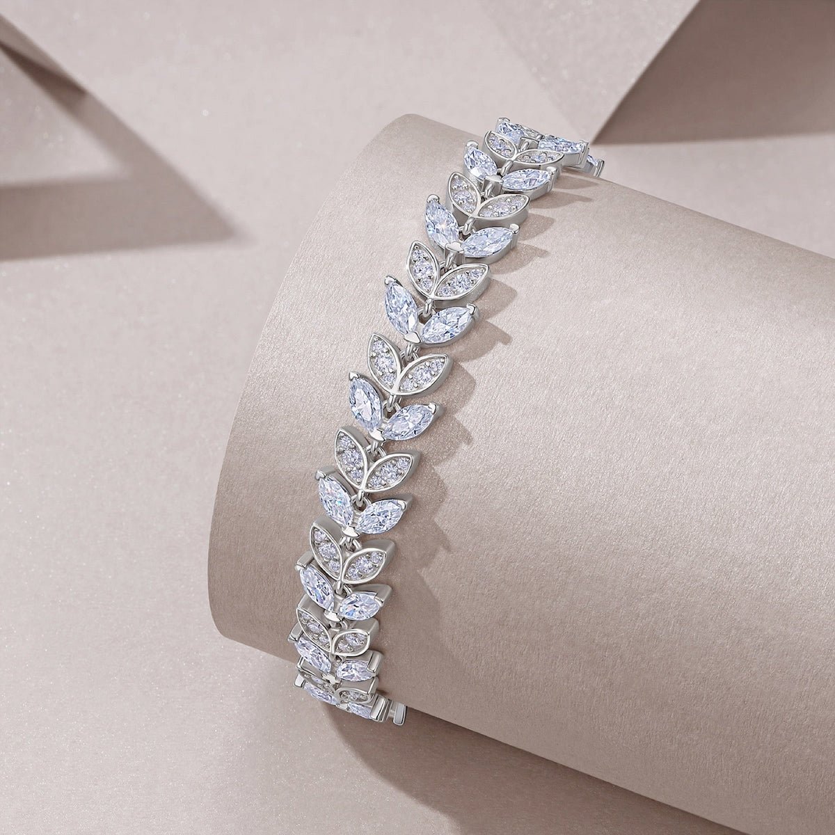 Alloro Moissanite Tennis Bracelet in Sterling Silver