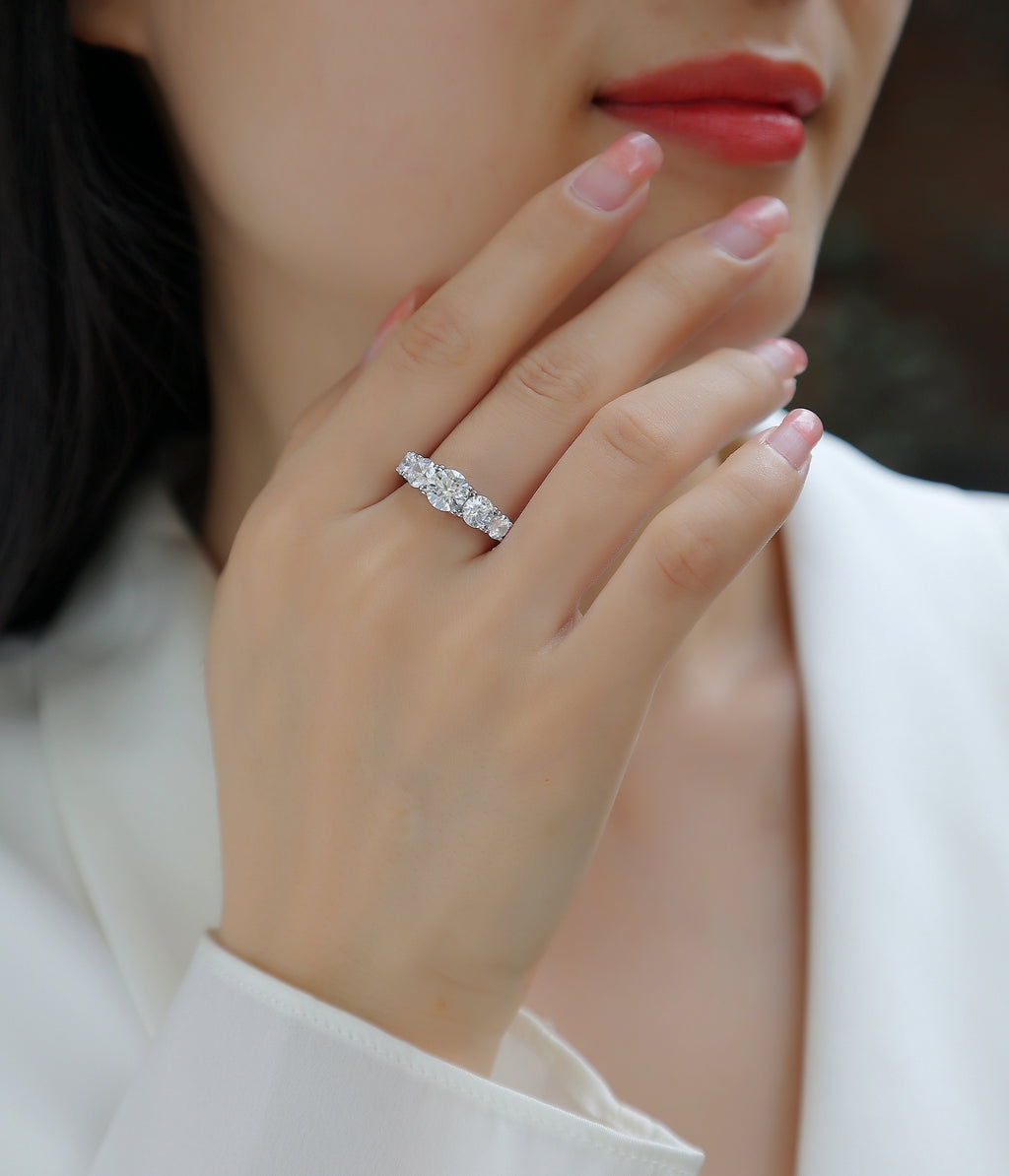 Devotion Moissanite Ring in S925 Sterling Silver